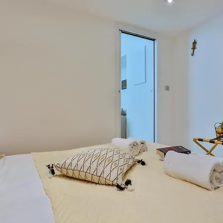 - Old Town Duplex